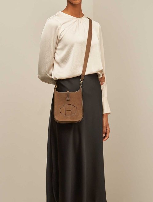 Hermès Evelyne Grizzly 16 Doblis Suede Chamois / Alezan / Gold on Model | Sell your designer bag