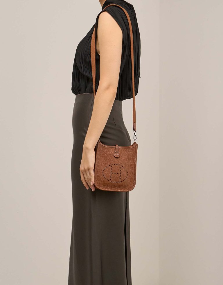 Hermès Evelyne 16 Taurillon Clémence Gold on Model | Sell your designer bag