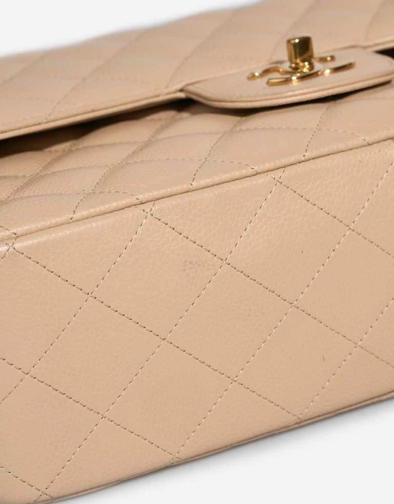Chanel Timeless Jumbo Caviar Beige Signs of wear | Sell your designer bag