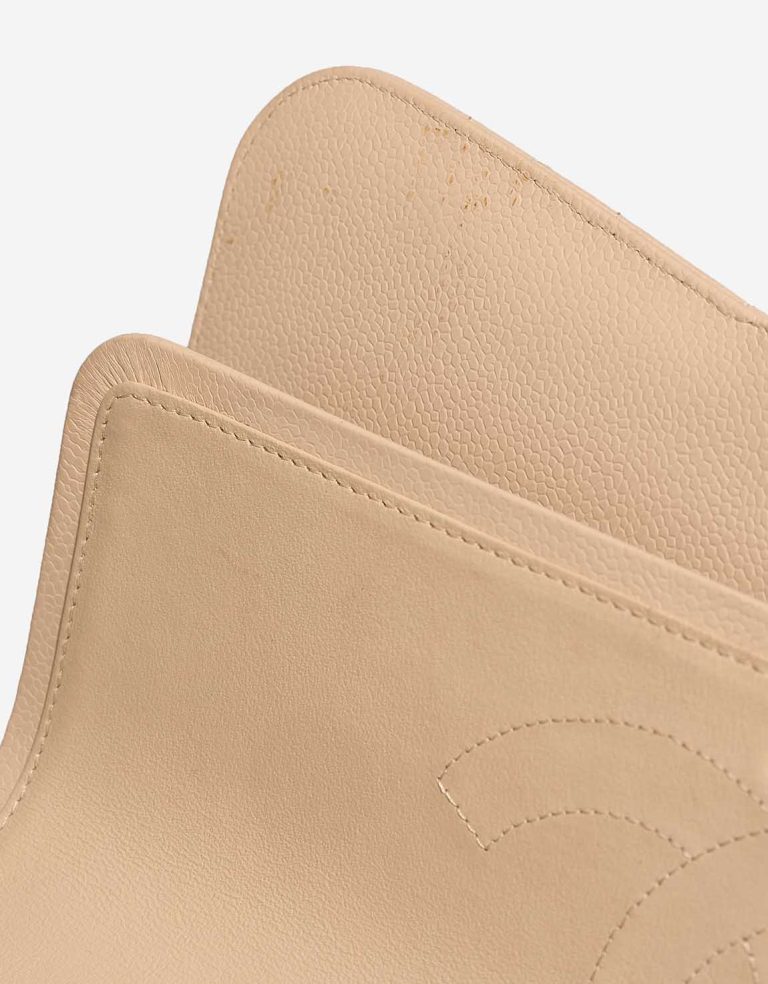 Chanel Timeless Jumbo Caviar Beige Signs of wear | Sell your designer bag