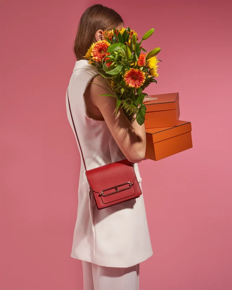 A Roulis 18 crafted from Evercolor leather in Rouge Grenat, sold on saclab.com