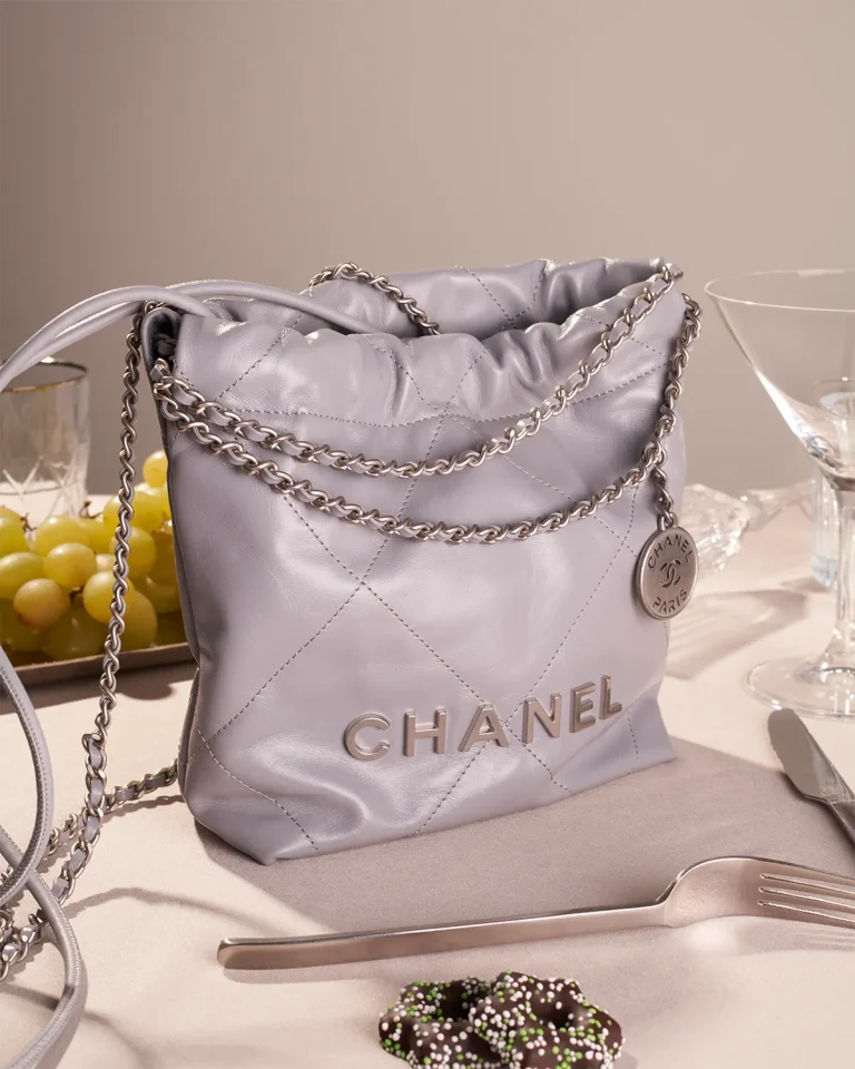 A Chanel 22 Mini Calf Gris Clair, sold on saclab.com