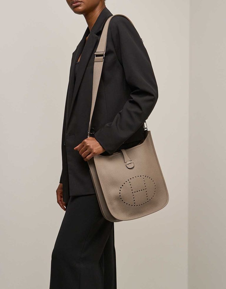 Hermès Evelyne 29 Taurillon Clémence Trench on Model | Sell your designer bag