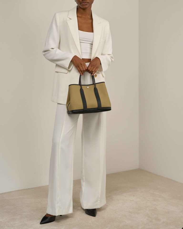 Hermès Garden Party 30 Toile / Veau Négonda Poussière / Black on Model | Sell your designer bag