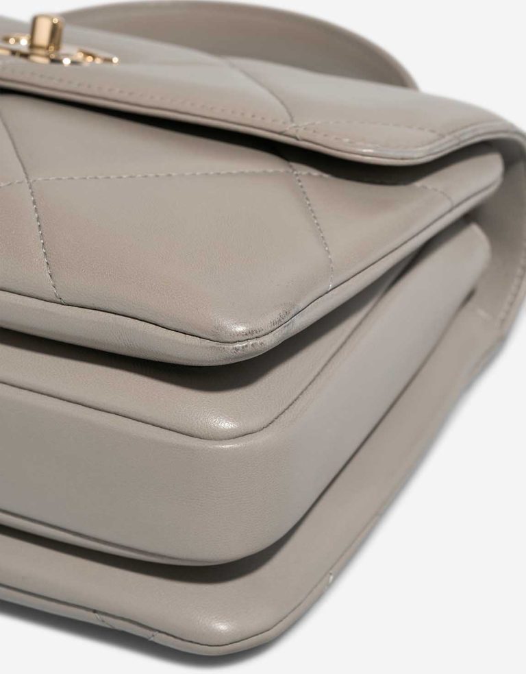 Chanel Trendy CC Medium Lamb Grey Signs of wear | Sell your designer bag
