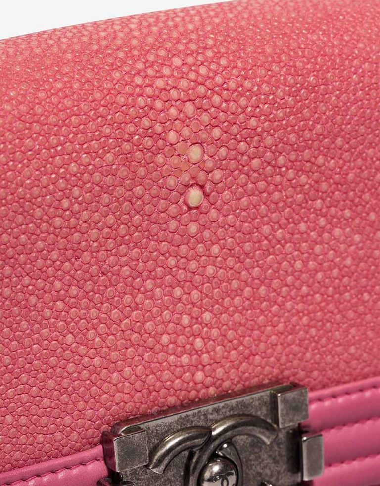 Chanel Boy Small Lamb / Stingray Pink Signs of wear | Sell your designer bag