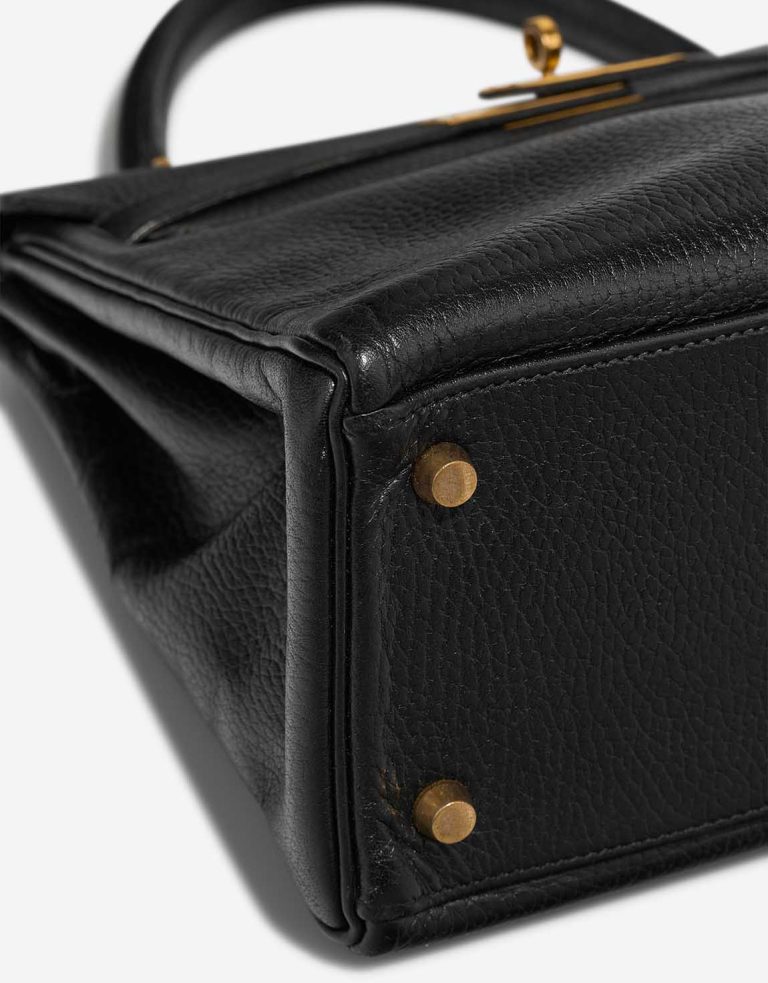 Hermès Kelly 28 Ardennes Black Signs of wear | Sell your designer bag
