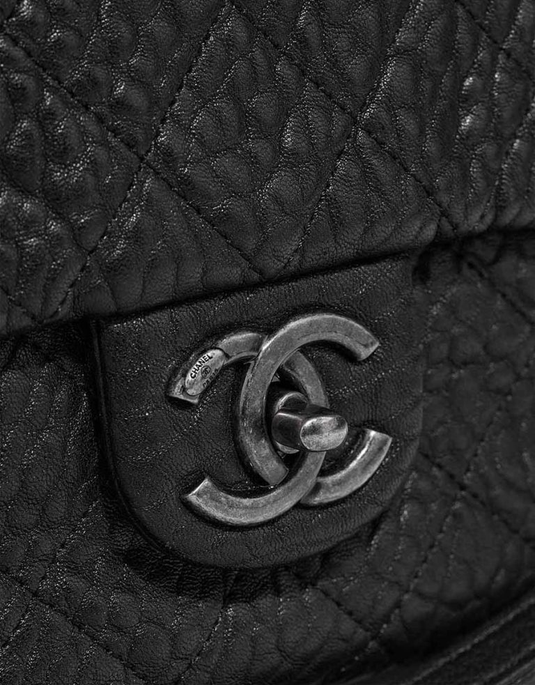 Chanel Grand Shopping Tote Goat Black Closing System | Sell your designer bag