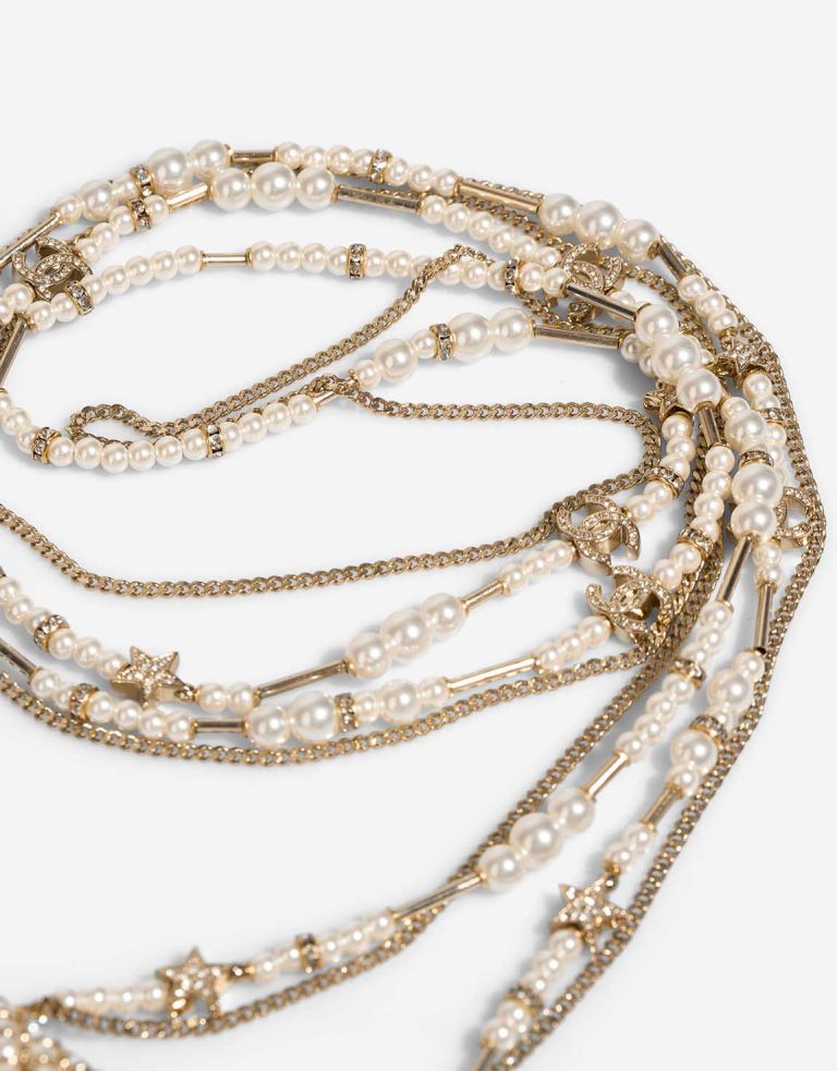 Chanel Timeless Necklace Micro Pearls White Signs of wear | Sell your designer bag