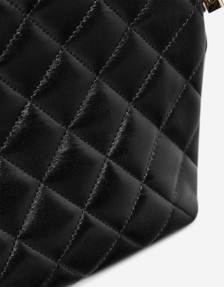 Chanel Trendy CC Medium Lamb Black Signs of wear | Sell your designer bag
