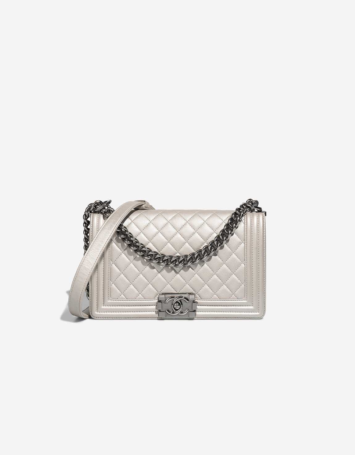 【ヴィンテージ】Rank:S☆Chanel White Boy Medium Series28 Bag 🔥Chanel Boy Medium White Calfskin Ruthenium Hardware Bag