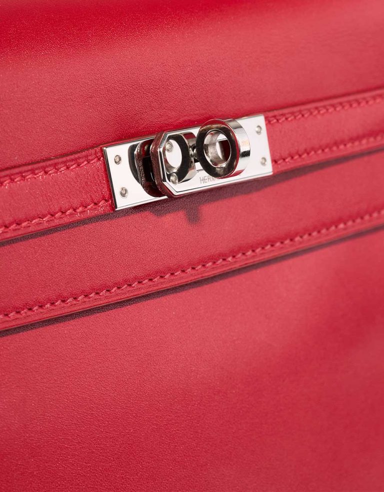 Hermès Kelly 25 Tadelakt Rouge Vif Closing System | Sell your designer bag