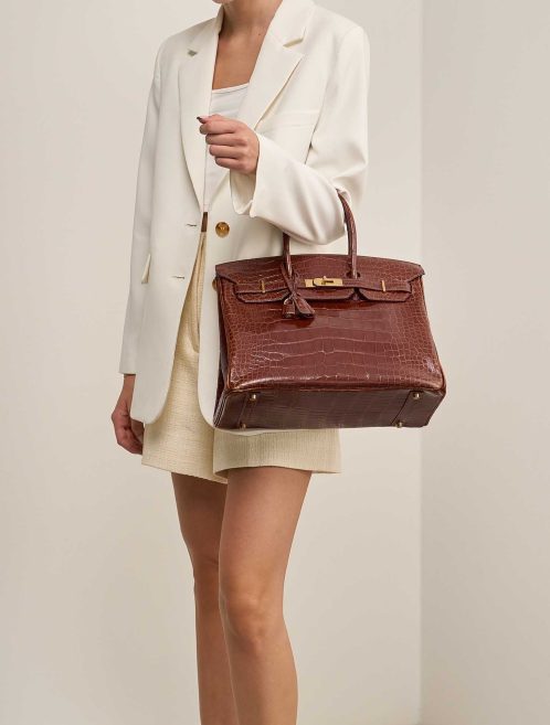 Hermès Birkin 35 Alligator Mississippi Étrusque on Model | Sell your designer bag