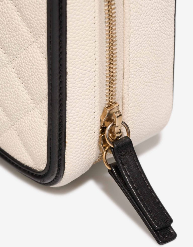 Chanel Vanity Large Caviar White / Black Closing System | Sell your designer bag
