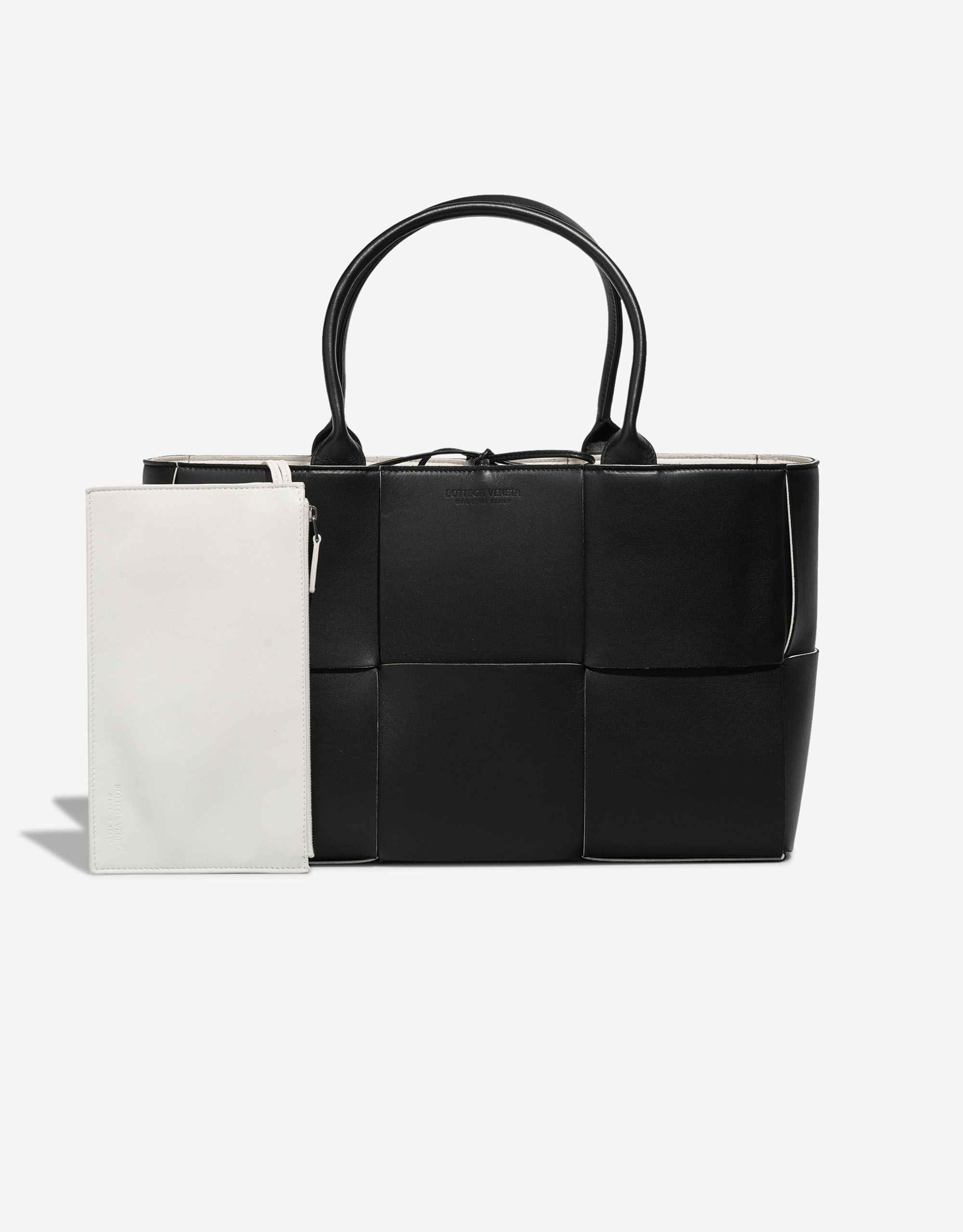 【関税&送料込】Bottega Veneta Arco Medium Tote In Maxi Intr BOTTEGA VENETA 575943 Maxi Intrecciato Arco medium Bag
