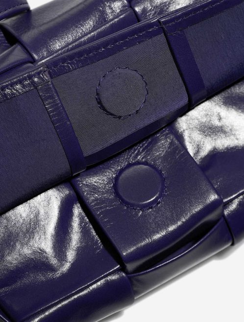 Bottega Veneta Cassette Micro Lamb Dark Blue Closing System | Sell your designer bag