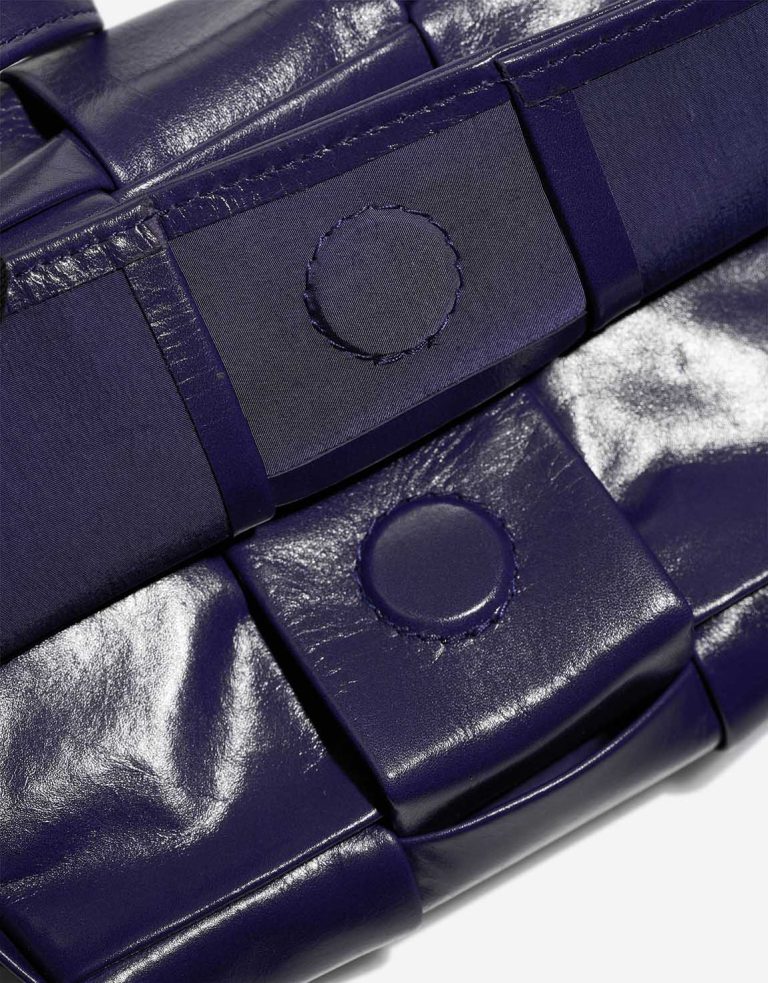 Bottega Veneta Cassette Micro Lamb Dark Blue Closing System | Sell your designer bag