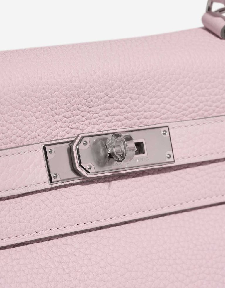 Hermès Kelly 28 Taurillon Clémence Mauve Pâle Closing System | Sell your designer bag