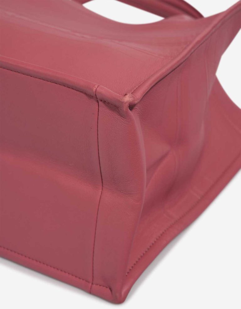 Dior Book Tote Medium Calf Pink Signs of wear | Sell your designer bag