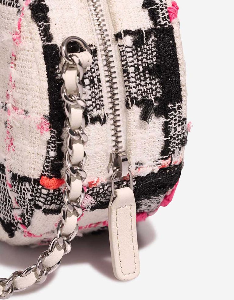 Chanel Round Clutch Medium Tweed White / Black Closing System | Sell your designer bag