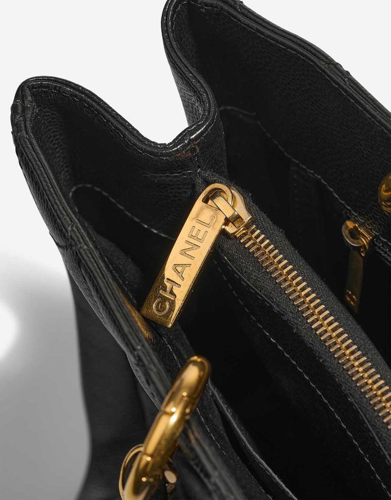 Chanel Shopping Tote GST Caviar Black Closing System | Sell your designer bag