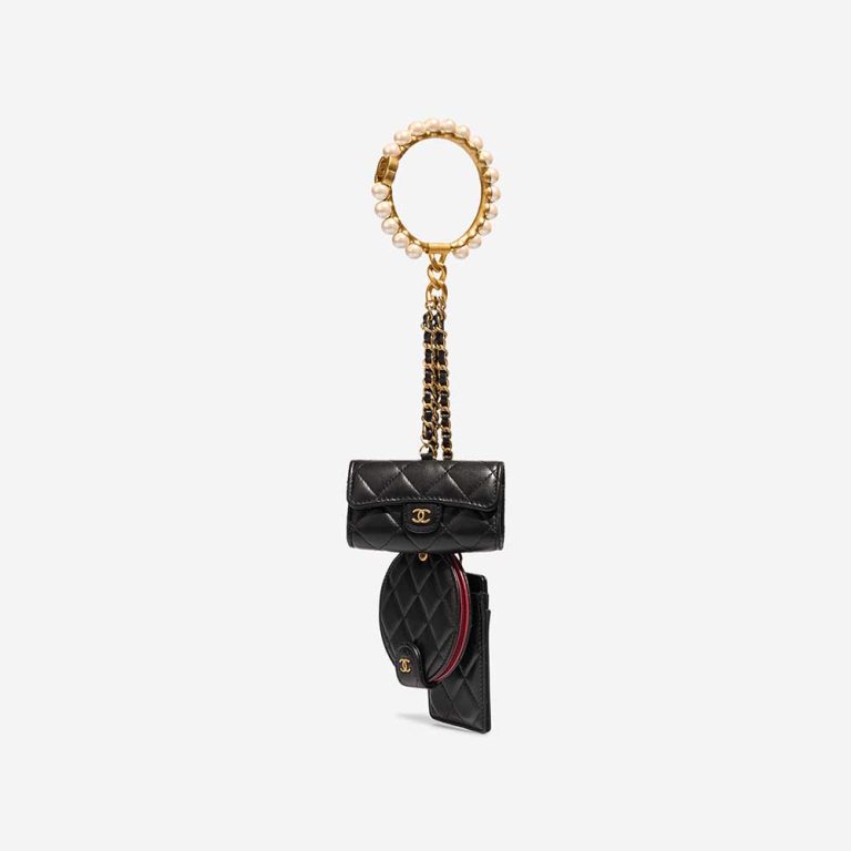 Chanel Lamb Black (3 in 1 ) on Model | Sell your designer bag
