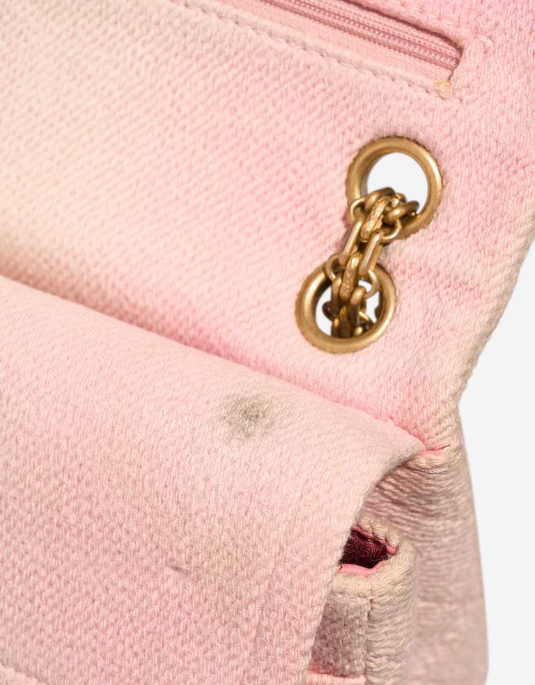 Chanel 2.55 Reissue 225 Tweed Nude Signs of wear | Sell your designer bag