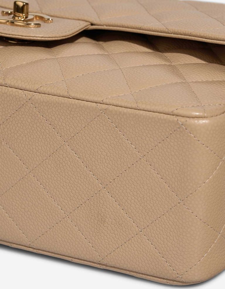 Chanel Timeless Jumbo Caviar Beige Signs of wear | Sell your designer bag