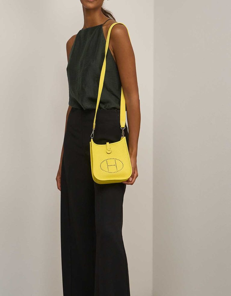 Hermès Evelyne 16 Amazone / Taurillon Clémence Lime on Model | Sell your designer bag