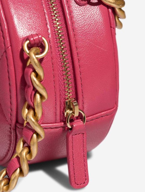 Chanel 19 Round Clutch Lamb Pink Closing System | Sell your designer bag