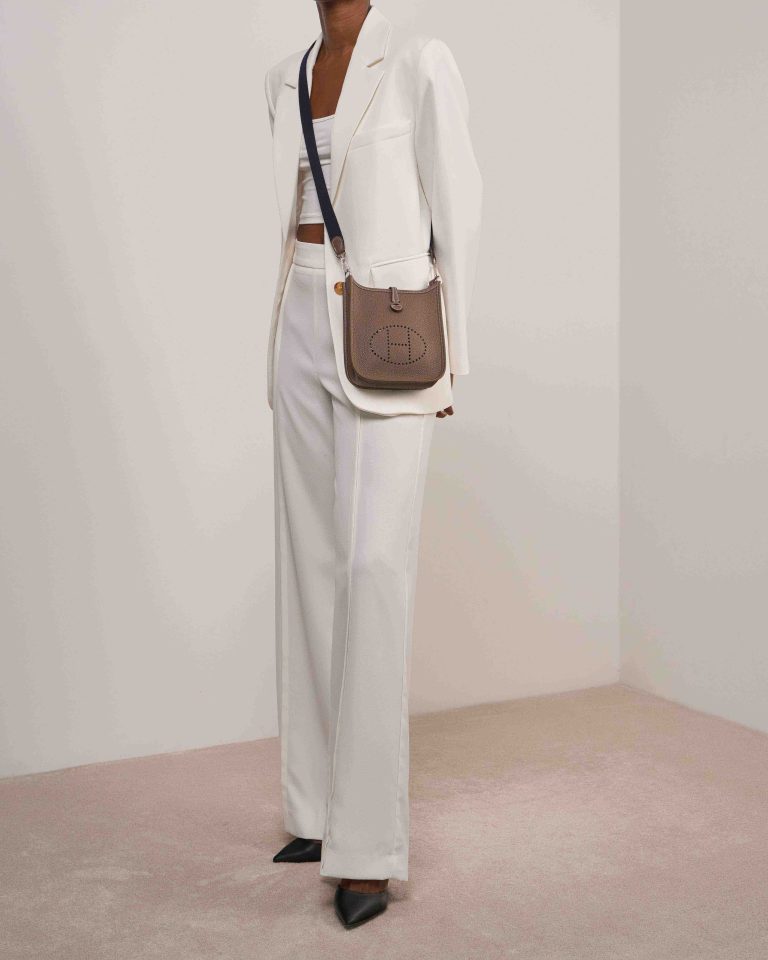 Hermès Evelyne 16 Clémence Étoupe on Model | Sell your designer bag