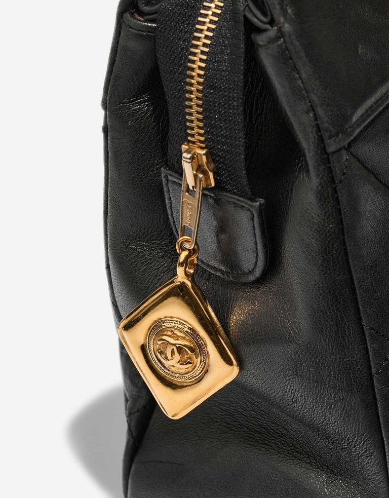 Chanel Grand Shopping Tote Lamb Black Closing System | Sell your designer bag