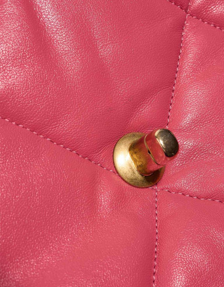 Chanel 19 Flap Bag Lamb Pink Signs of wear | Sell your designer bag