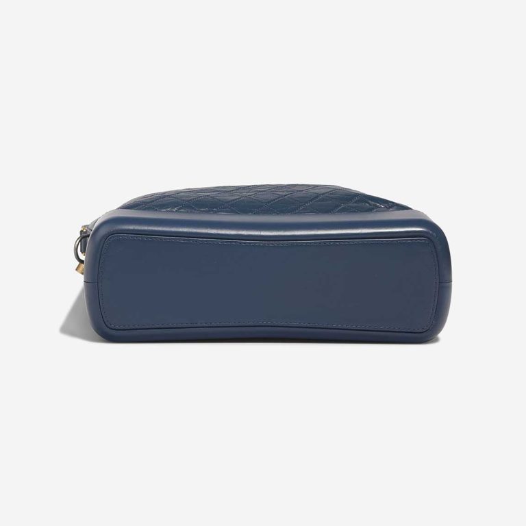 Chanel Gabrielle Large Lamb Dark Blue Closing System | Sell your designer bag