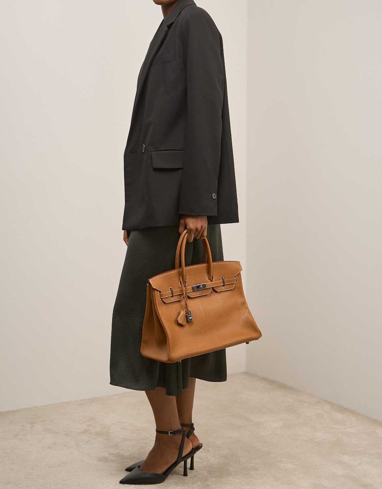 Hermès Birkin 35 Chèvre de Coromandel Caramel on Model | Sell your designer bag
