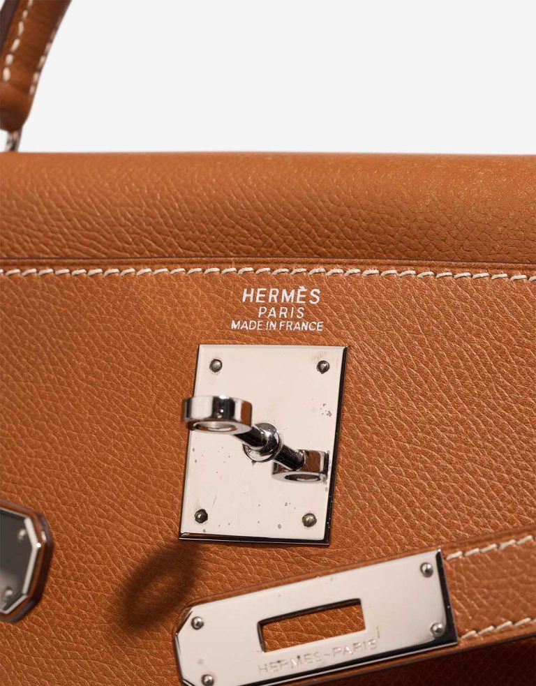 Hermès Kelly 32 Courchevel Gold Logo | Sell your designer bag