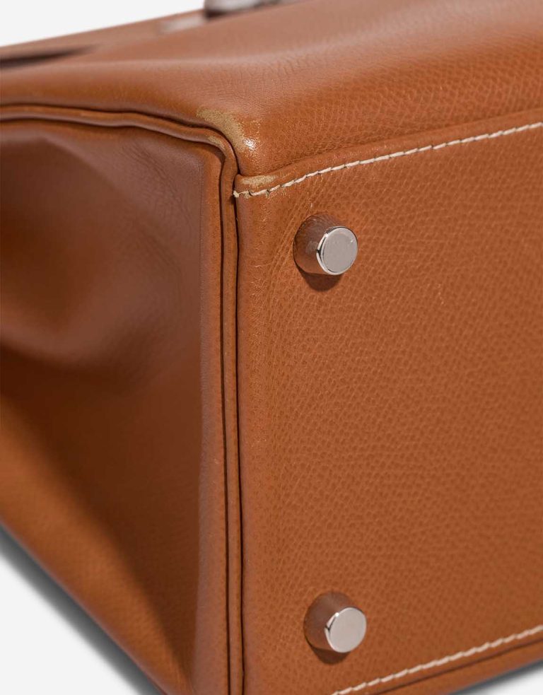 Hermès Kelly 32 Courchevel Gold Signs of wear | Sell your designer bag