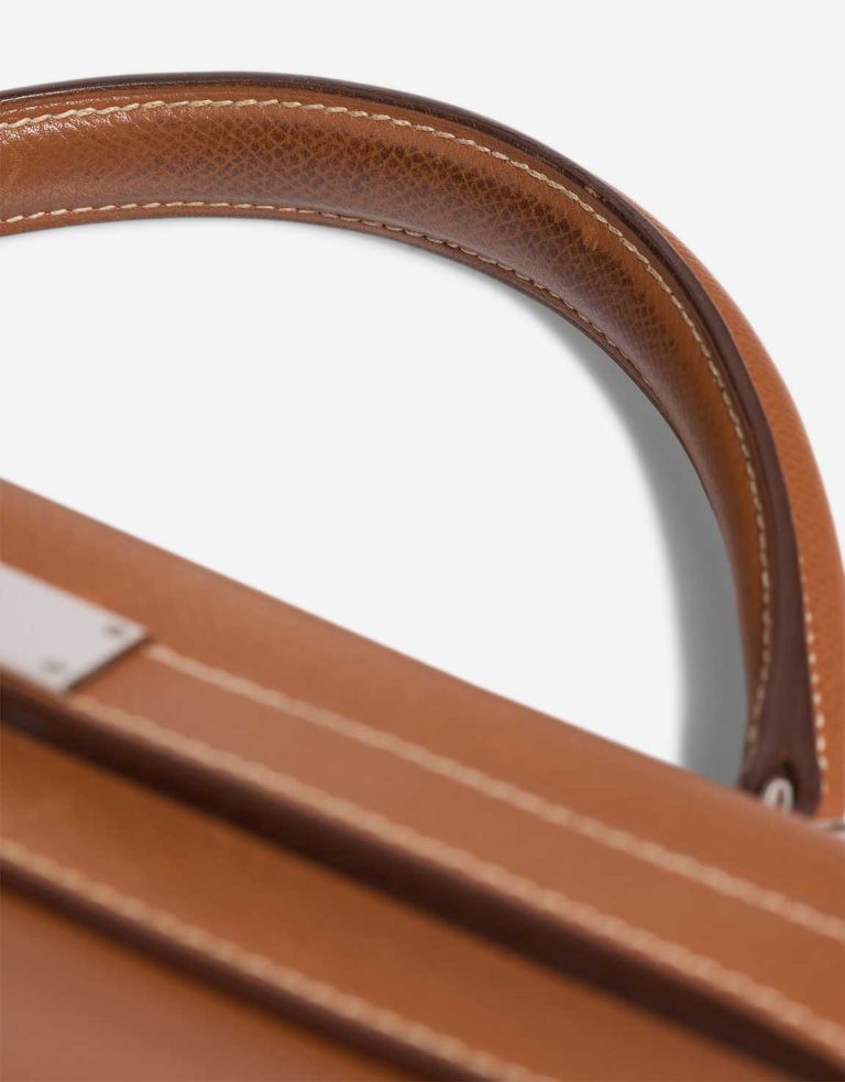 Hermès Kelly 32 Courchevel Gold Signs of wear | Sell your designer bag