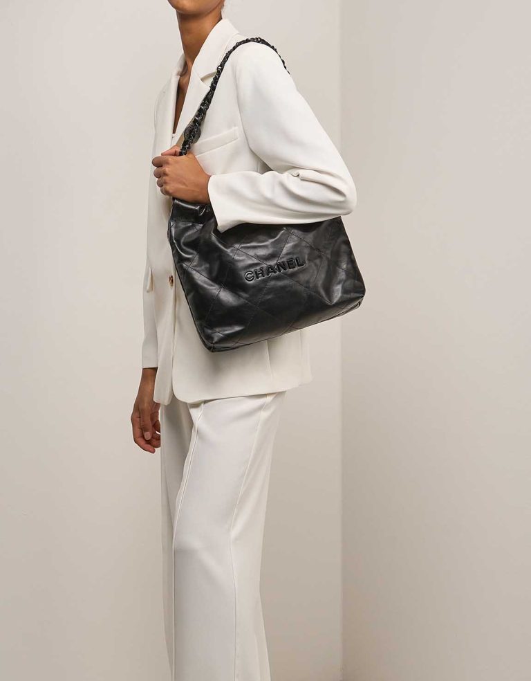 Chanel 22 Medium Calf Black on Model | Sell your designer bag