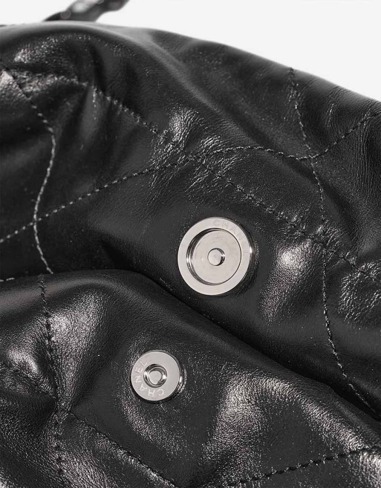 Chanel 22 Medium Calf Black Closing System | Sell your designer bag