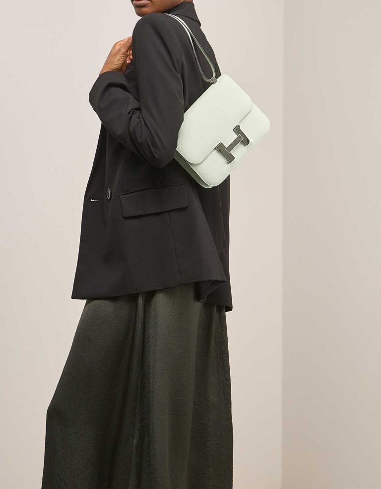Hermès Constance 24 Vert Fizz on Model | Sell your designer bag