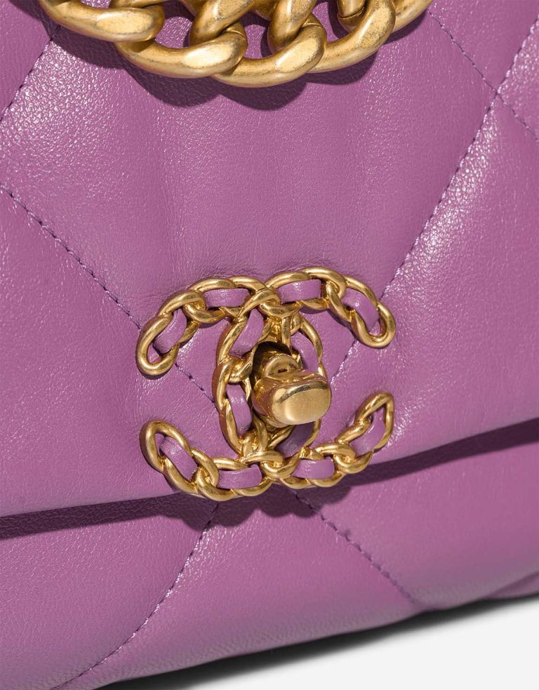 Chanel 19 Flap Bag Lamb Violet Closing System | Sell your designer bag