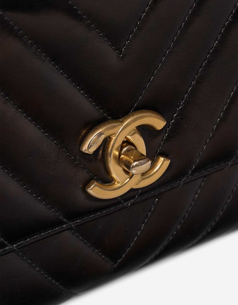 Chanel Timeless Handle Medium Lamb / Lizard Black Closing System | Sell your designer bag
