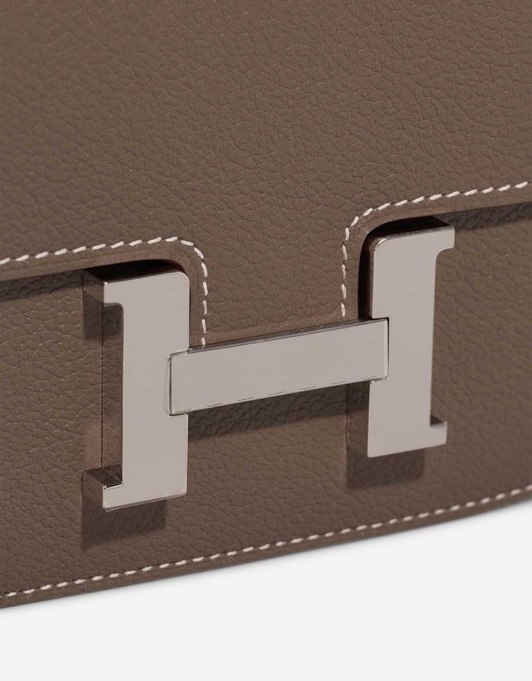 Hermès Constance Slim Wallet Evercolor Étoupe Closing System | Sell your designer bag