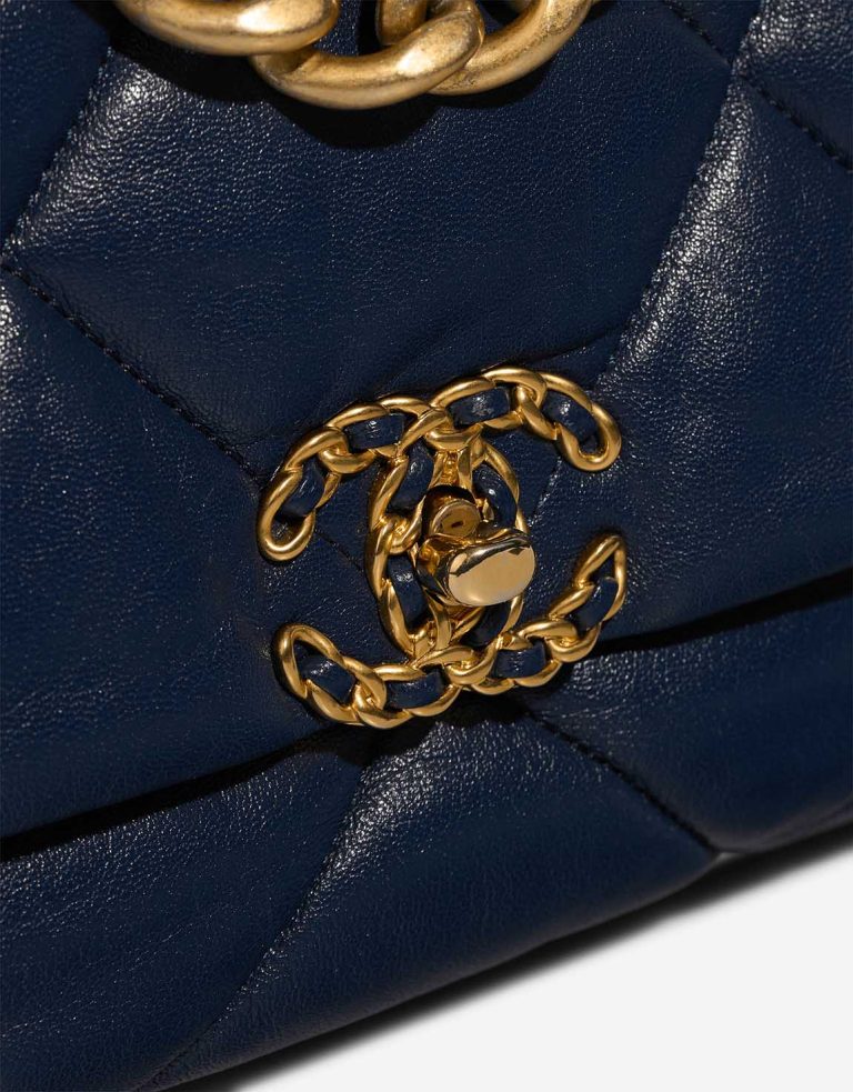 Chanel 19 Flap Bag Large Lamb Blue Closing System | Sell your designer bag