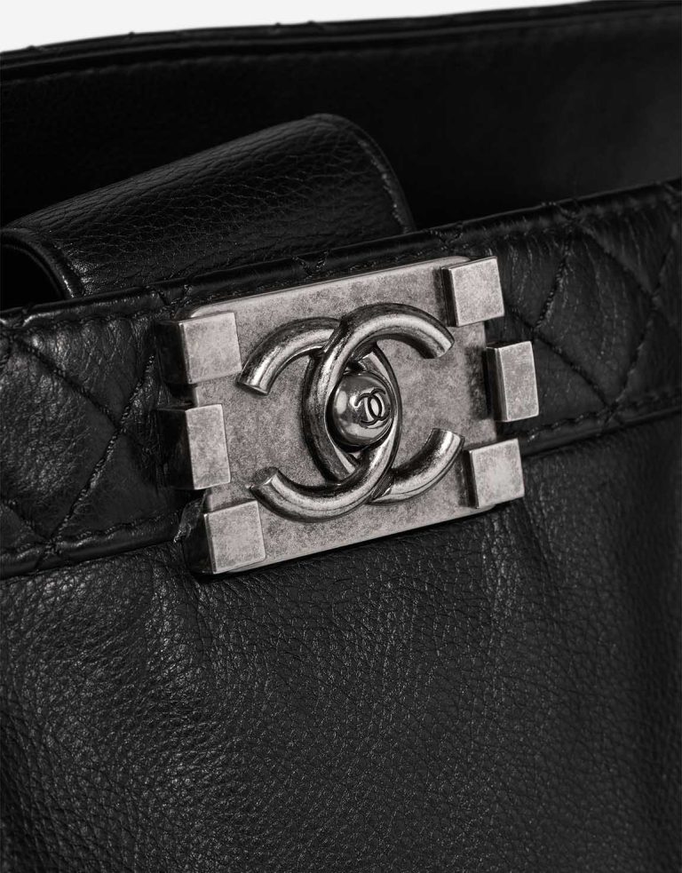 Chanel Shopping Tote Calf Black Closing System | Sell your designer bag