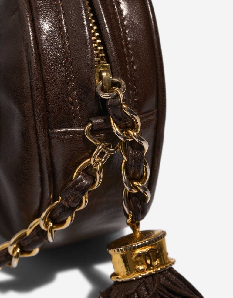 Chanel Clutch Calf Brown Closing System | Sell your designer bag