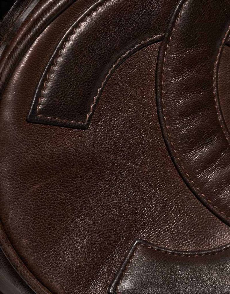 Chanel Clutch Calf Brown Signs of wear | Sell your designer bag
