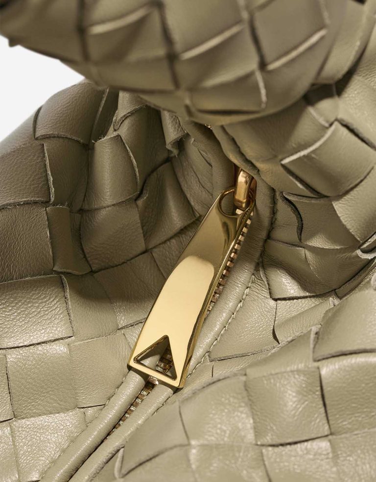 Bottega Veneta Jodie Large Calf Green Closing System | Sell your designer bag