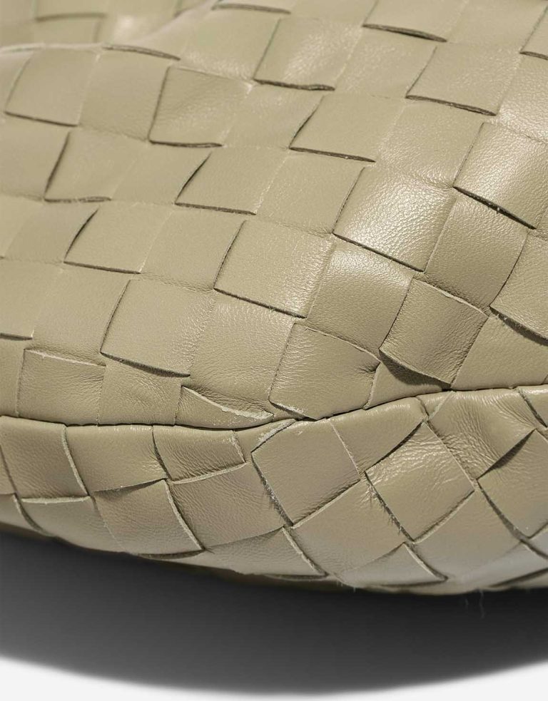 Bottega Veneta Jodie Large Calf Green Signs of wear | Sell your designer bag